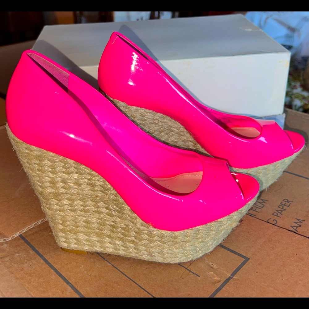 Pop of pink in a wedge!
